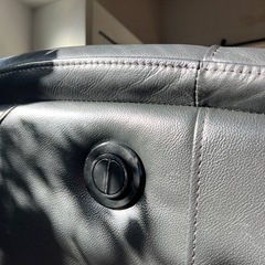 [無料 手渡し限定] 本革電動リクライニングソファ（2人掛け）の画像