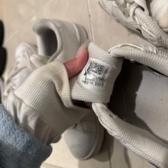 NIKE adidas スニーカーの画像