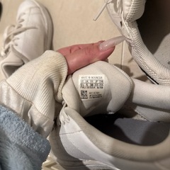 NIKE adidas スニーカーの画像