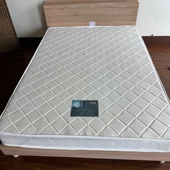 配達可【ダブルベッド】クリーニング済【管理番号11211】金の画像