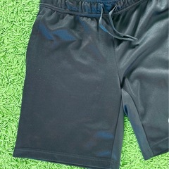 お取置き中✨adidas 子供用半ズボン PRIMEGREEN♡鮮やかネイビー×存在感ロゴで元気におしゃれ✨美品400円💖の画像