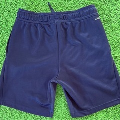 お取置き中✨adidas 子供用半ズボン PRIMEGREEN♡鮮やかネイビー×存在感ロゴで元気におしゃれ✨美品400円💖の画像