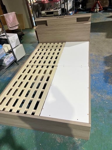 【ご成約】
ニトリ セミダブル ベッドフレーム【極美品❗️】