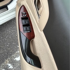 【値段交渉受付中】200系 クラウンロイヤルサルーン 3.0Lモデルの画像