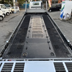 自社ローンあり！ガソリン100リットルプレゼント✨ネオ５✨ウィンチ・ラジコン有✨トヨタ☆トヨエース☆積載車☆4000cc☆3人乗り☆の画像