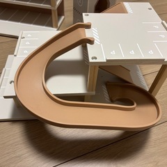 【新品未開封】スリーコインズ　ミニカー用立体駐車場　3点セット　スリコ　3coins トミカの画像