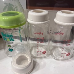 哺乳瓶の画像