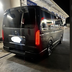 200系ハイエース  テールランプの画像