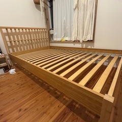 IKEA セミダブルベッドフレームの画像