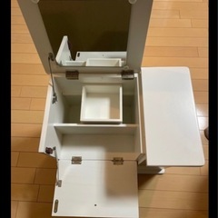 ミラー付きドレッサーワゴン　11/17までの画像