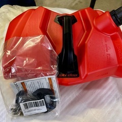 LinQベース付き！SKI-DOO 燃料タンク　スノーモービルの画像