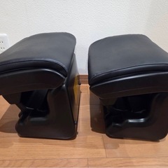 TOYOTA(トヨタ)　純正部品　オットマン08790-28060-CO 2個の画像