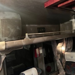 まだまだ使える　観光バスに付いている吊り棚の画像