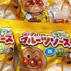 明治アンパンマンフルーツソース４袋２８個、牛乳に入れて使用の画像