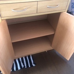 食器棚　整理棚の画像
