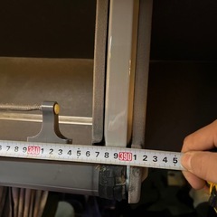 観光バスに付いていたかなり長い吊り棚の画像