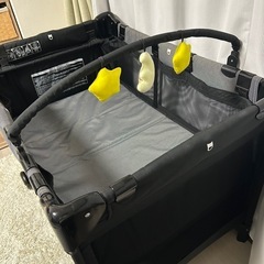 ベビーベッド　折り畳み　カトージの画像