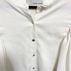プロズヴェール　トップスの画像