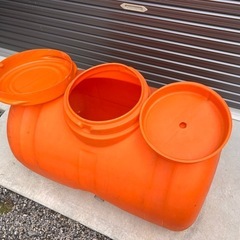 貯水タンク200lの画像