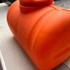 貯水タンク200lの画像
