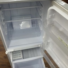 冷蔵庫【配達無料お届け設置出来ます💫都内近郊🚚】✨SHARP製✨左右開きどっちでもドア採用💫除菌クリーニング済の極美品✨他にも冷蔵庫.洗濯機.電子レンジ.オーブン電子レンジ.炊飯器.テーブル&椅子.机&チェアー.ベット&マットレス.ドレッサーなど多種多様な美品が有ります✨お気軽にお問い合わせ下さい💫の画像