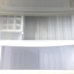 冷蔵庫【配達無料お届け設置出来ます💫都内近郊🚚】✨SHARP製✨左右開きどっちでもドア採用💫除菌クリーニング済の極美品✨他にも冷蔵庫.洗濯機.電子レンジ.オーブン電子レンジ.炊飯器.テーブル&椅子.机&チェアー.ベット&マットレス.ドレッサーなど多種多様な美品が有ります✨お気軽にお問い合わせ下さい💫の画像