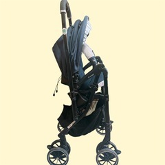 ④【超美品⭐️】新生児から使用可能⭕️ 【combi】コンビホワイトレーベルメチカルハンディオート4キャスエッグショックHGの画像