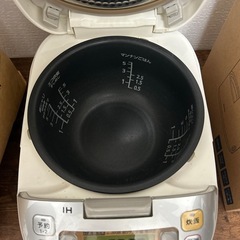 炊飯器の画像