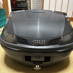 GIVI 47l リアボックスの画像