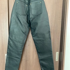 ザワキタ　ストレートレザーパンツ　W30 革パンの画像