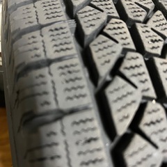 決まりました。145R12 8P 145/80R12 86N BRIDGESTONE VL1 スタッドレスタイヤ バリ山 の画像