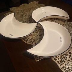 半月型食器五枚セットの画像