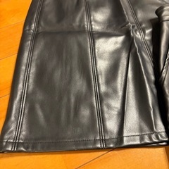 レザー　タイトスカート　ショートパンツ　　の画像