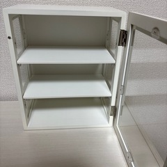 ニトリ　コレクションケース　ホワイトの画像