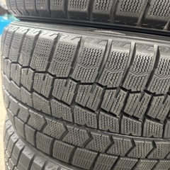 バリ溝　縦ラインあり　245/40/18 スタッドレスの画像