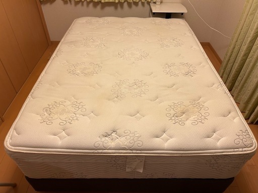 ✳︎商談中【値下げ】シモンズ　ダブルベッド