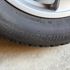 ブリヂストンスタッドレスタイヤ195/65/15の画像