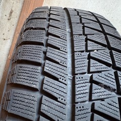 ブリヂストンスタッドレスタイヤ195/65/15の画像