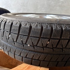 ブリヂストンスタッドレスタイヤ195/65/15の画像