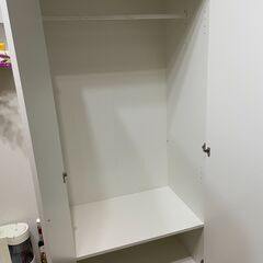 IKEAワードローブ x 2 ニトリ本棚 x2の画像