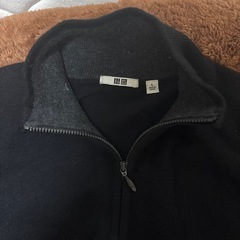 UNIQLO ブラック セーター Lの画像