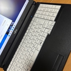 富士通LIFEBOOK A576/TX Windows11 の画像