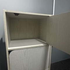 扉付き3段ボックスの画像