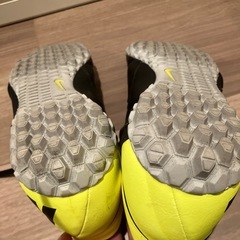 NIKE フットサルシューズ27.5cm(脛当て付)の画像