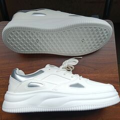 新品 24.5cm レディース スニーカー ホワイト シューズ 靴 カジュアル 識別番号:(952-Z)の画像