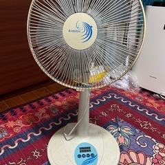 白い扇風機の画像