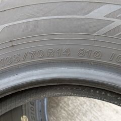深溝工賃込み　２０２３年ヨコハマ製冬タイヤ　１６５／７０Ｒ１４　４本セットの画像