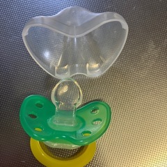 おしゃぶりの画像