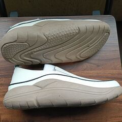 新品 24.5cm レディース スリッポン ホワイト シューズ 靴 カジュアル 識別番号:(951-ZS)の画像