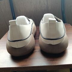 新品 24.5cm レディース スリッポン ホワイト シューズ 靴 カジュアル 識別番号:(951-ZS)の画像